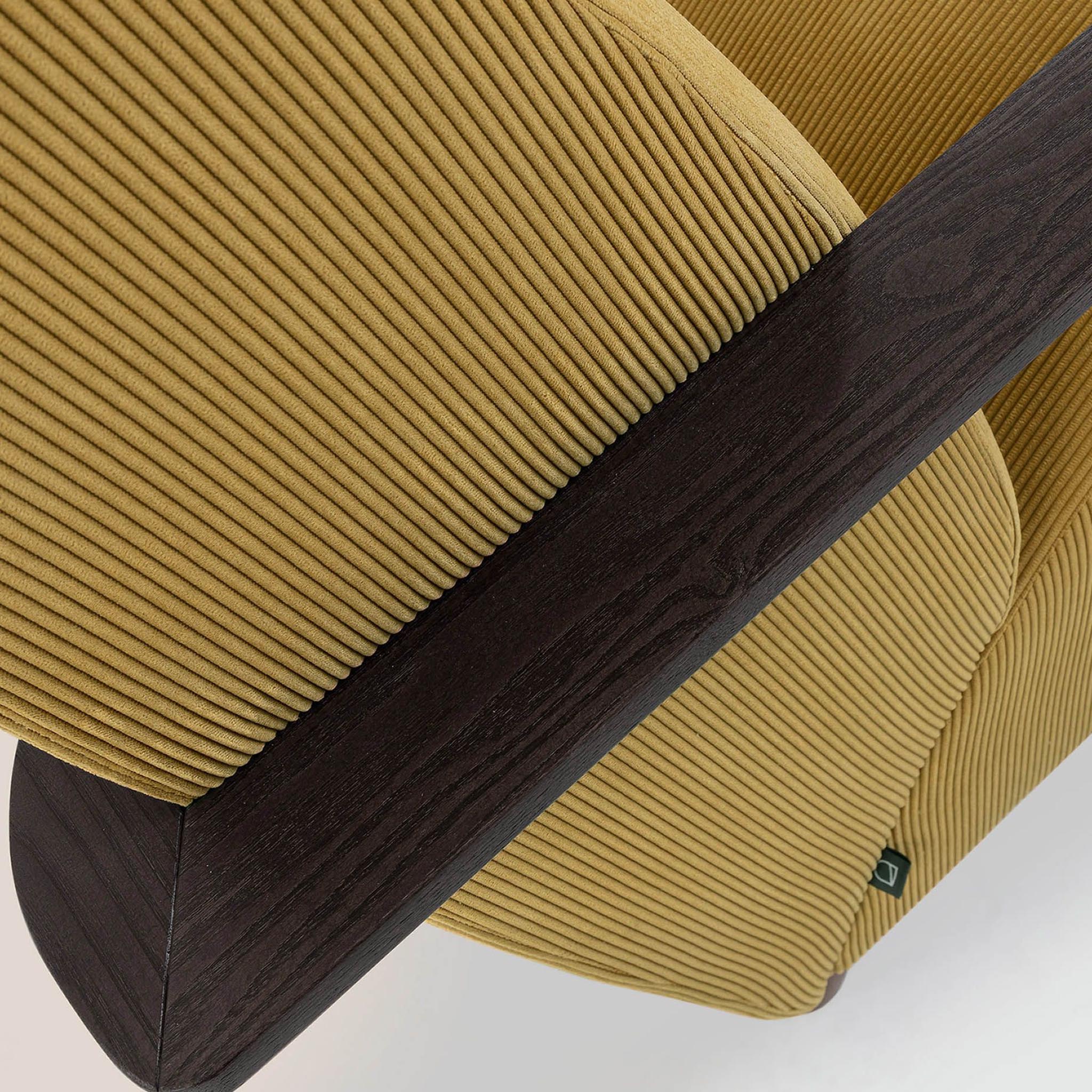Kave Home Sessel Meghan - SKU #S517PN81 in Farbe Senfgelb - Beine in Dunkelbraun - Holzmaterial